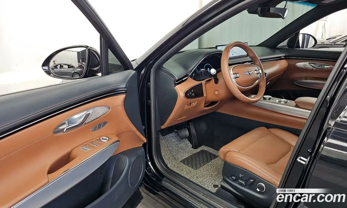 Genesis GV70 2021 2.5 автомат (гидро), фото 10 Genesis GV70 2021 2.5 автомат (гидро), фото 10