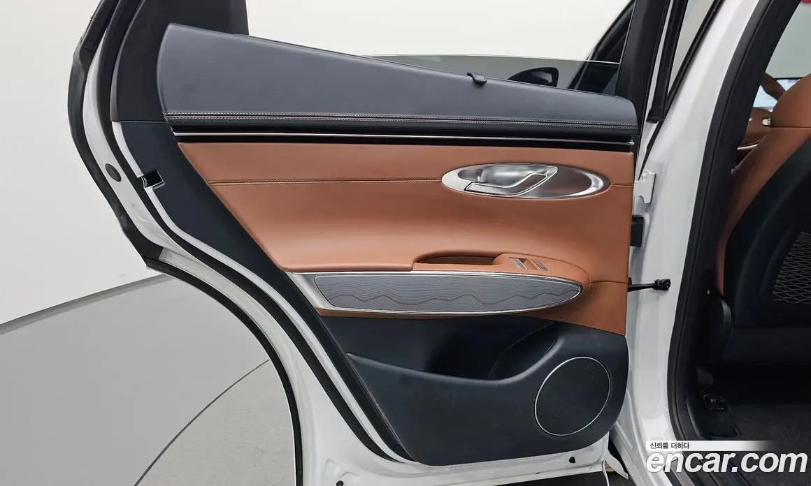 Genesis GV70 2023 2.5 автомат (гидро), фото 14