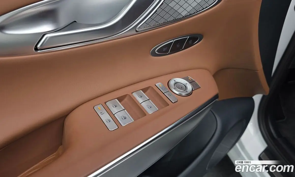 Genesis GV70 2025 2.5 автомат (гидро), фото 29