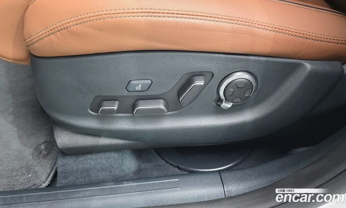 Genesis GV70 2025 2.5 автомат (гидро), фото 32