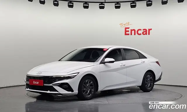 Hyundai Avante 2023 1.6 автомат (гидро), миниатюра 1