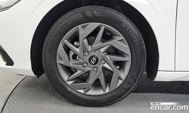 Hyundai Avante 2023 1.6 автомат (гидро), миниатюра 5