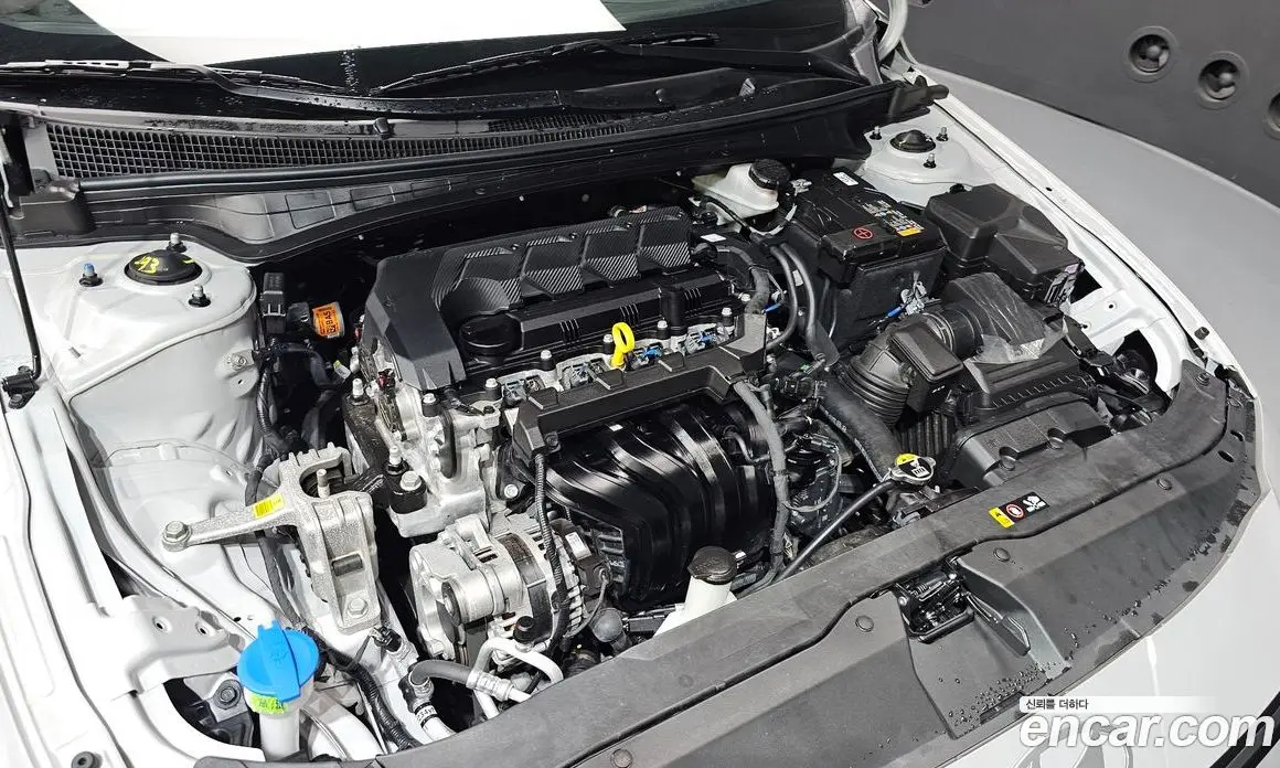 Hyundai Avante 2025 1.6 автомат (гидро), фото 6