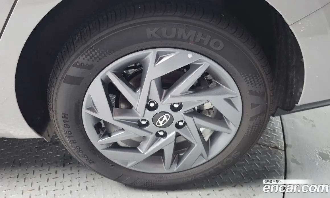 Hyundai Avante 2025 1.6 автомат (гидро), фото 7
