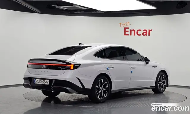 Hyundai Sonata 2023 2.0 автомат (гидро), миниатюра 2