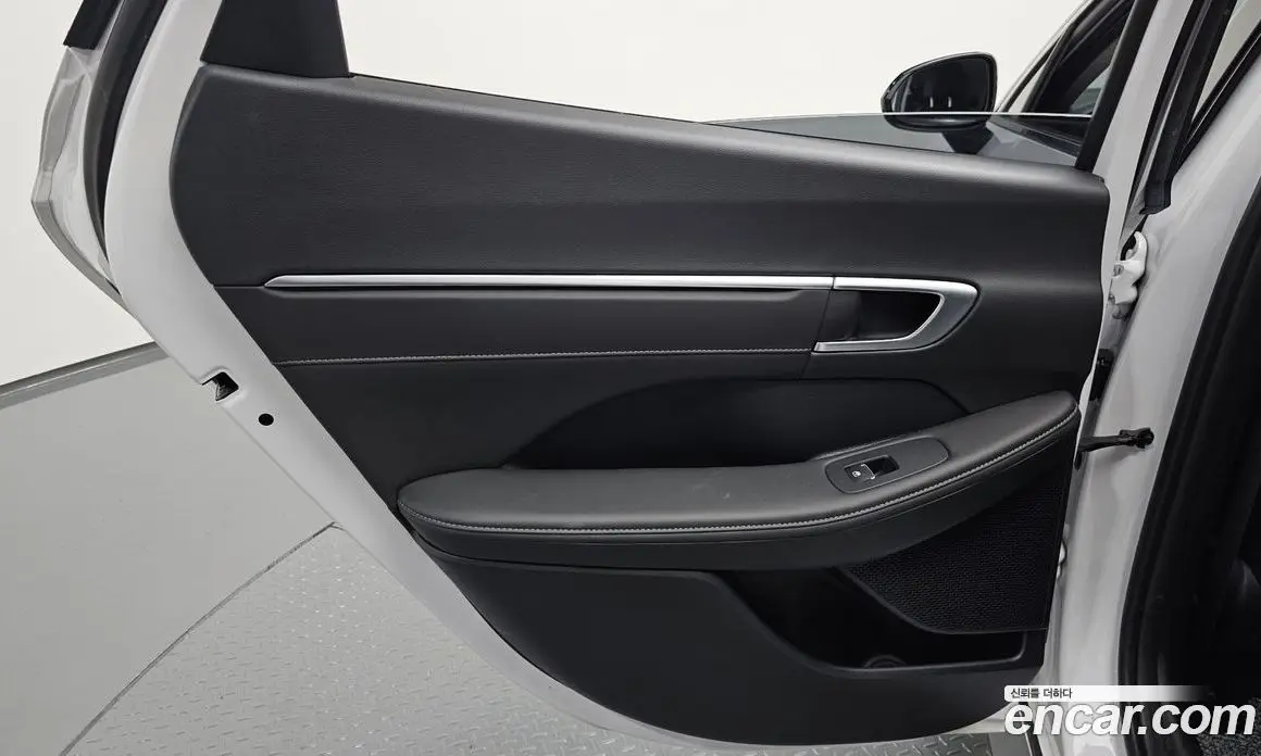 Hyundai Sonata 2023 2.0 автомат (гидро), фото 15