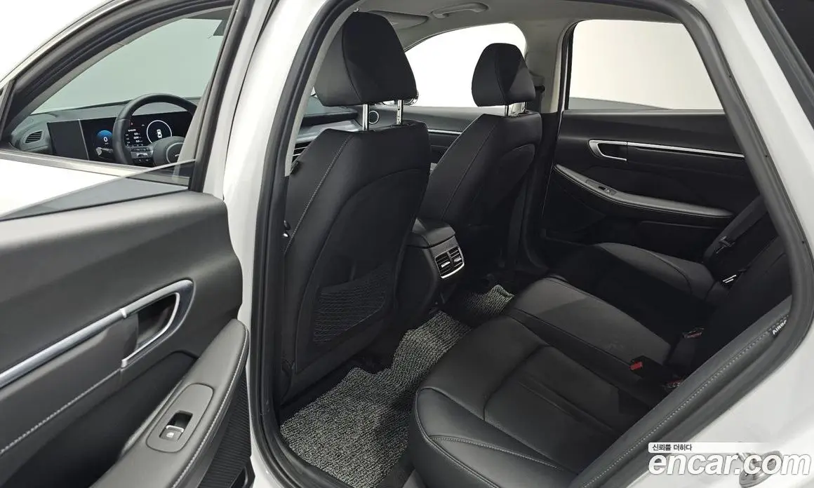 Hyundai Sonata 2023 2.0 автомат (гидро), фото 16