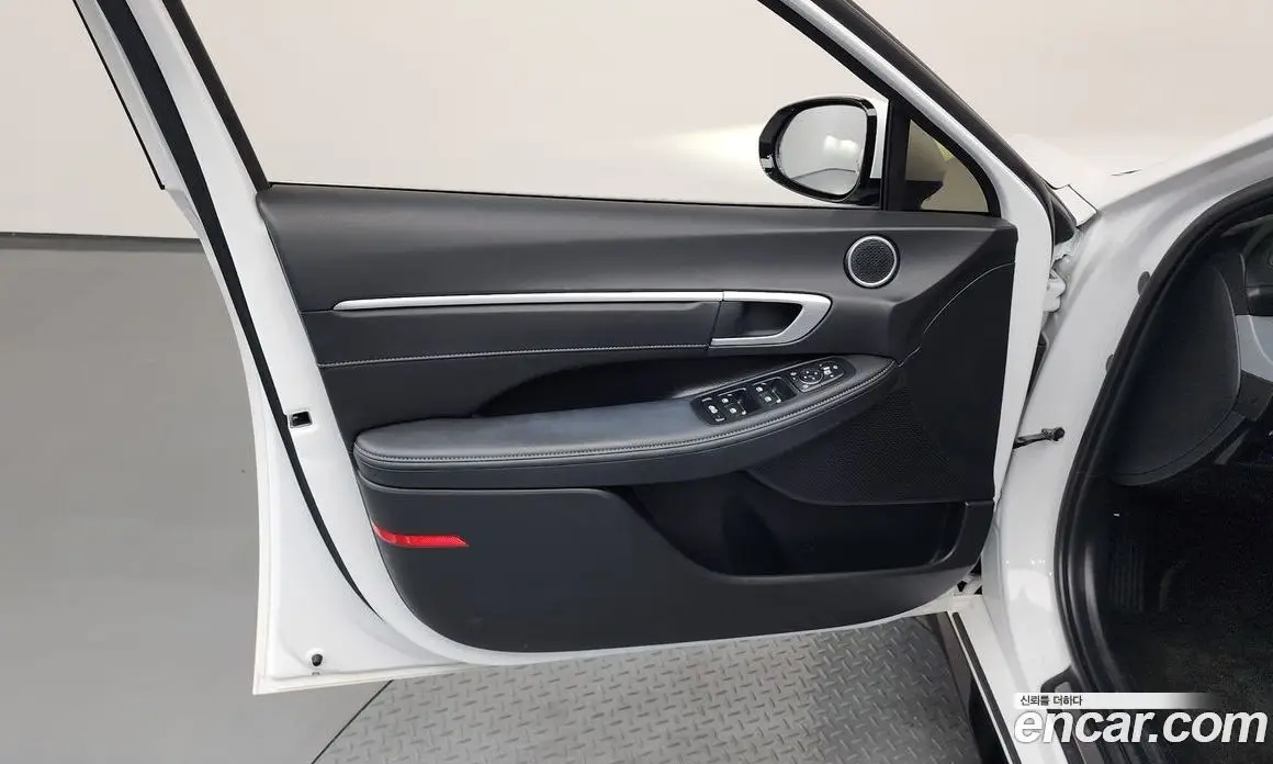 Hyundai Sonata 2024 2.0 автомат (гидро), фото 14