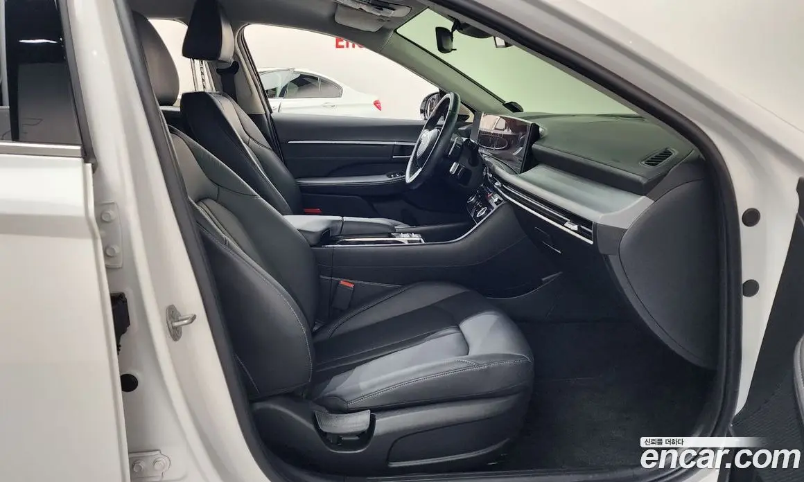 Hyundai Sonata 2024 2.0 автомат (гидро), фото 16