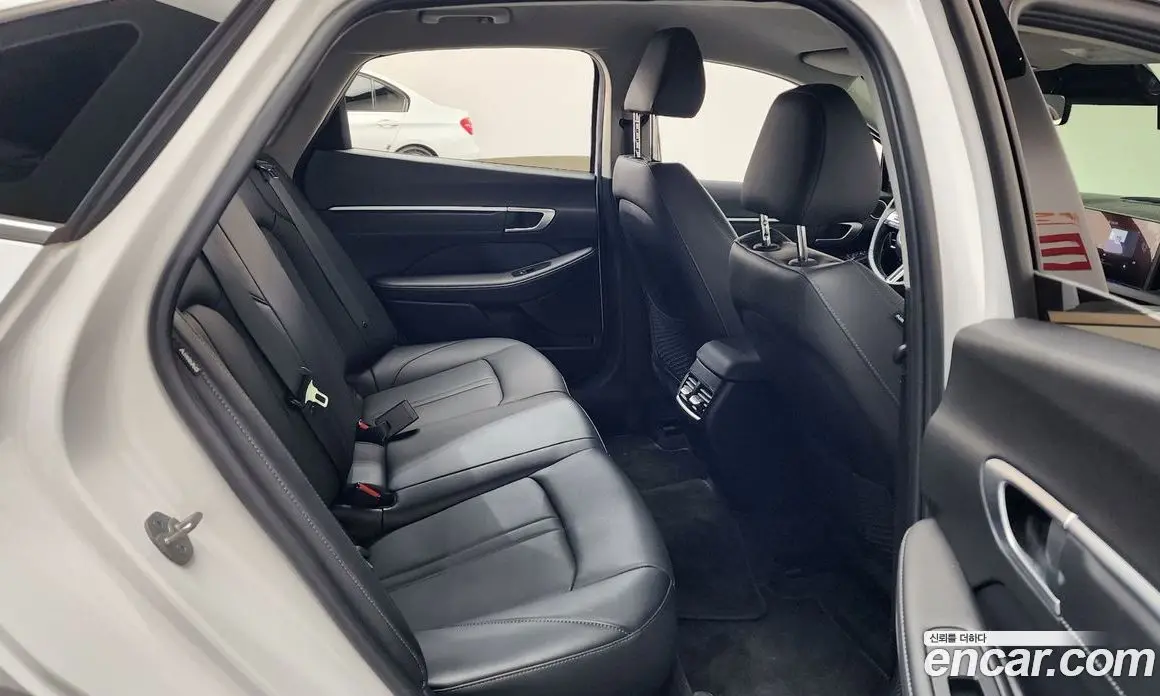 Hyundai Sonata 2024 2.0 автомат (гидро), фото 17