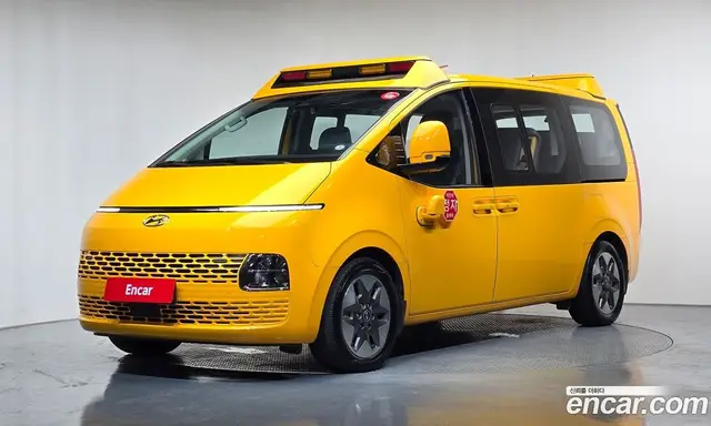 Hyundai Staria 2022 3.5 автомат (гидро), миниатюра 1