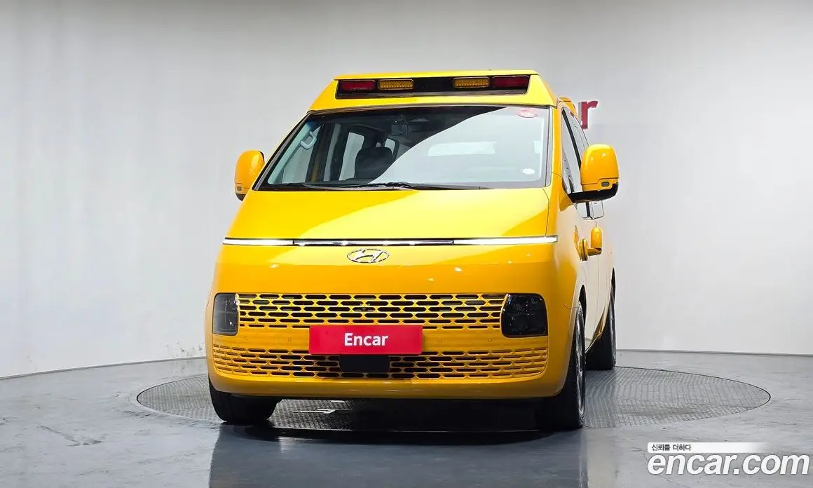 Hyundai Staria 2022 3.5 автомат (гидро), фото 3