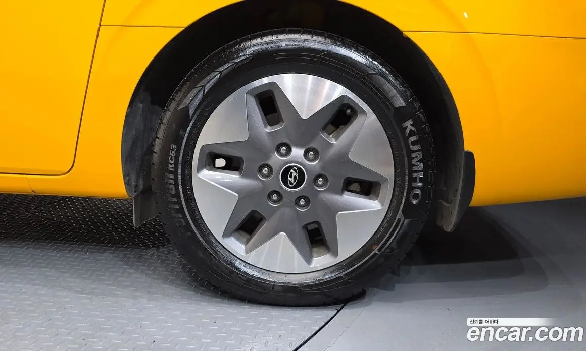Hyundai Staria 2022 3.5 автомат (гидро), фото 7