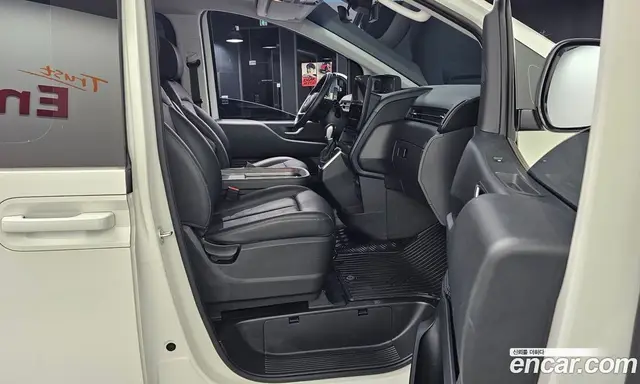 Hyundai Staria 2023 3.5 автомат (гидро), миниатюра 11