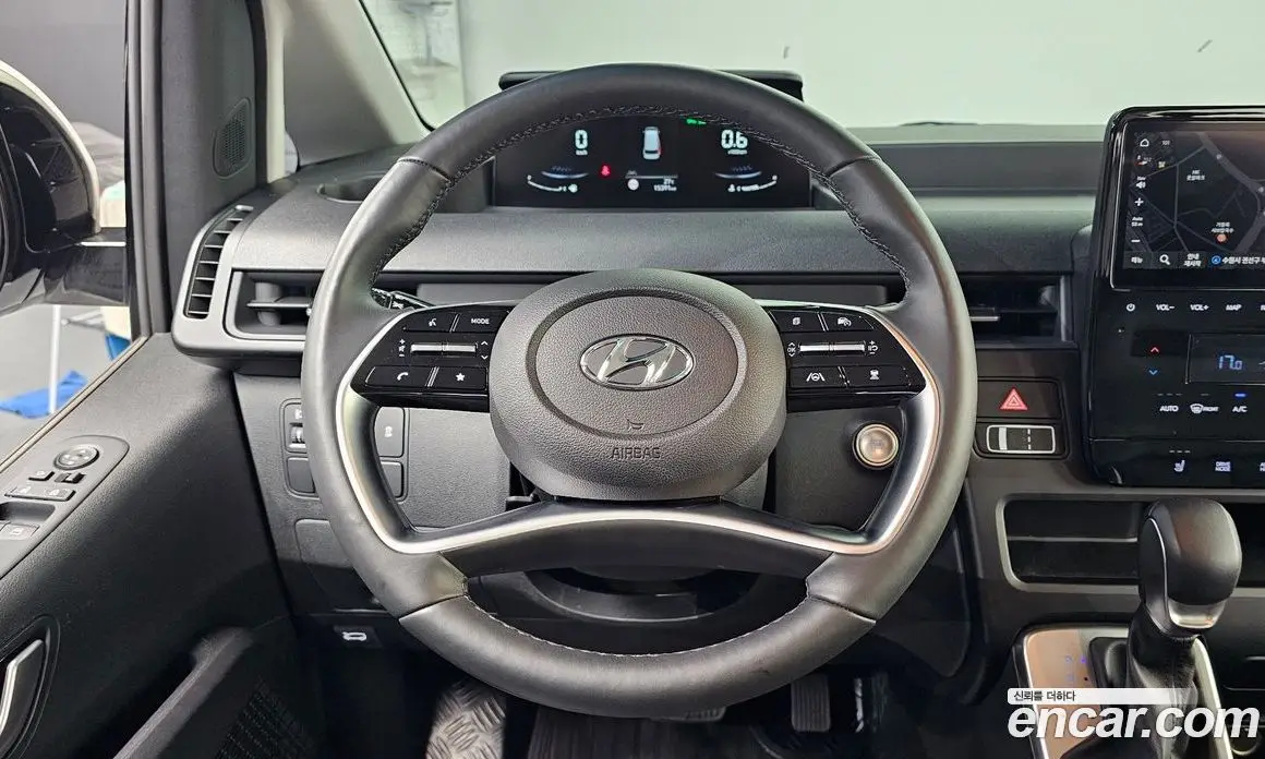 Hyundai Staria 2023 3.5 автомат (гидро), фото 13