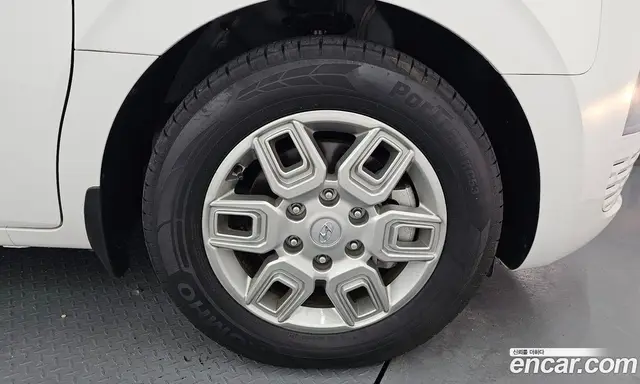 Hyundai Staria 2023 3.5 автомат (гидро), миниатюра 5