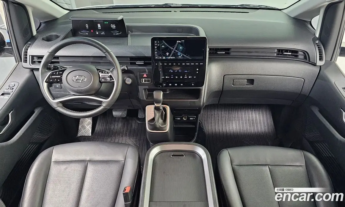 Hyundai Staria 2023 3.5 автомат (гидро), фото 7