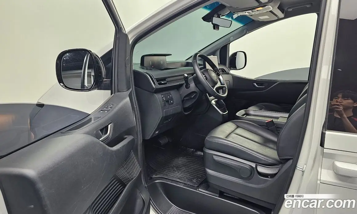 Hyundai Staria 2023 3.5 автомат (гидро), фото 10