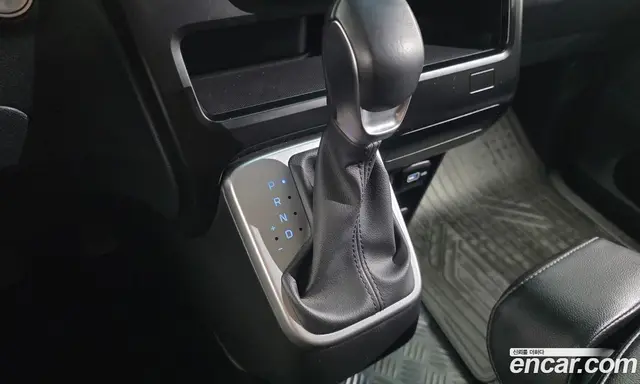 Hyundai Staria 2023 2.2 автомат (гидро), миниатюра 12
