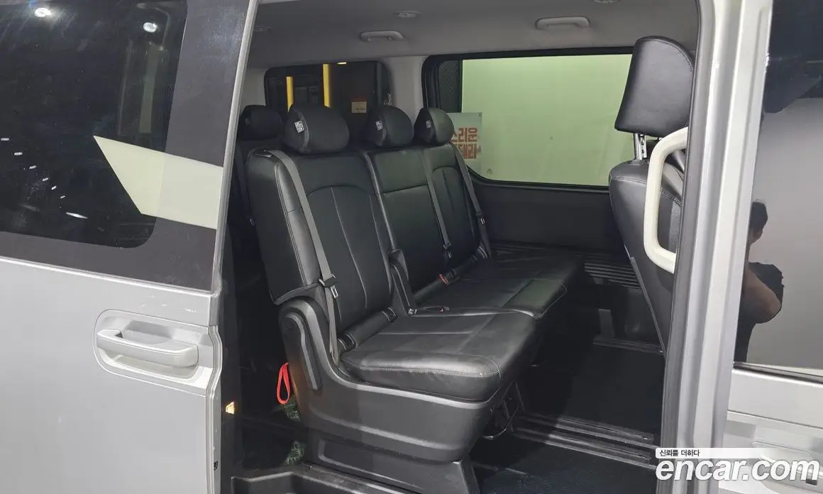 Hyundai Staria 2023 2.2 автомат (гидро), фото 18