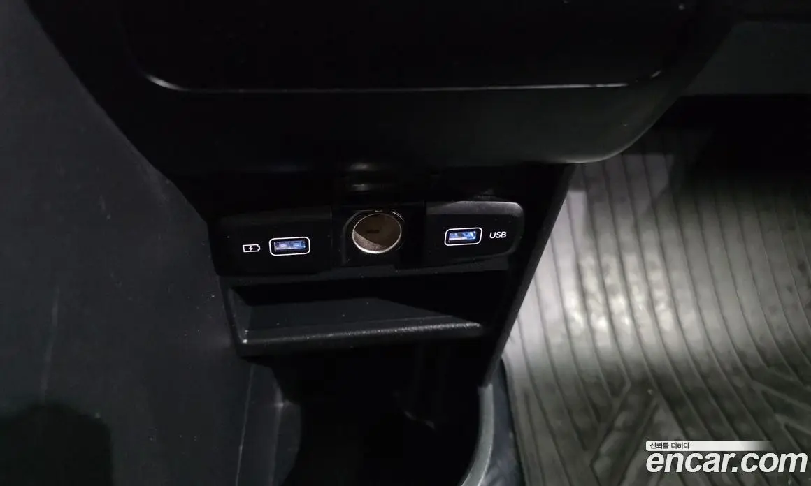 Hyundai Staria 2023 2.2 автомат (гидро), фото 19