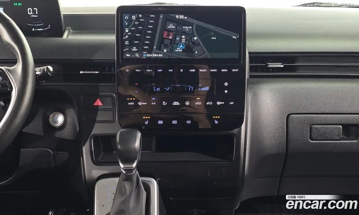 Hyundai Staria 2023 2.2 автомат (гидро), фото 21
