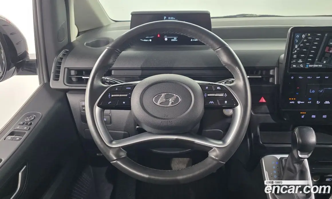 Hyundai Staria 2023 2.2 автомат (гидро), фото 23