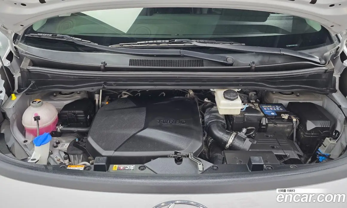 Hyundai Staria 2023 2.2 автомат (гидро), фото 6