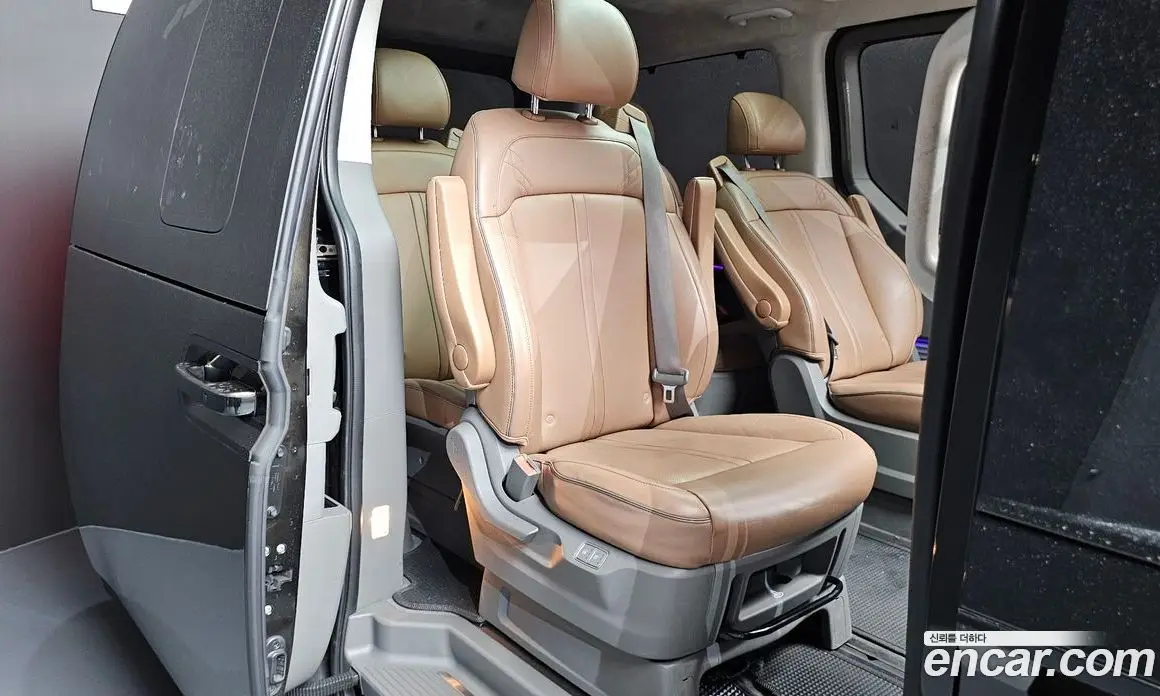 Hyundai Staria 2024 2.2 автомат (гидро), фото 11