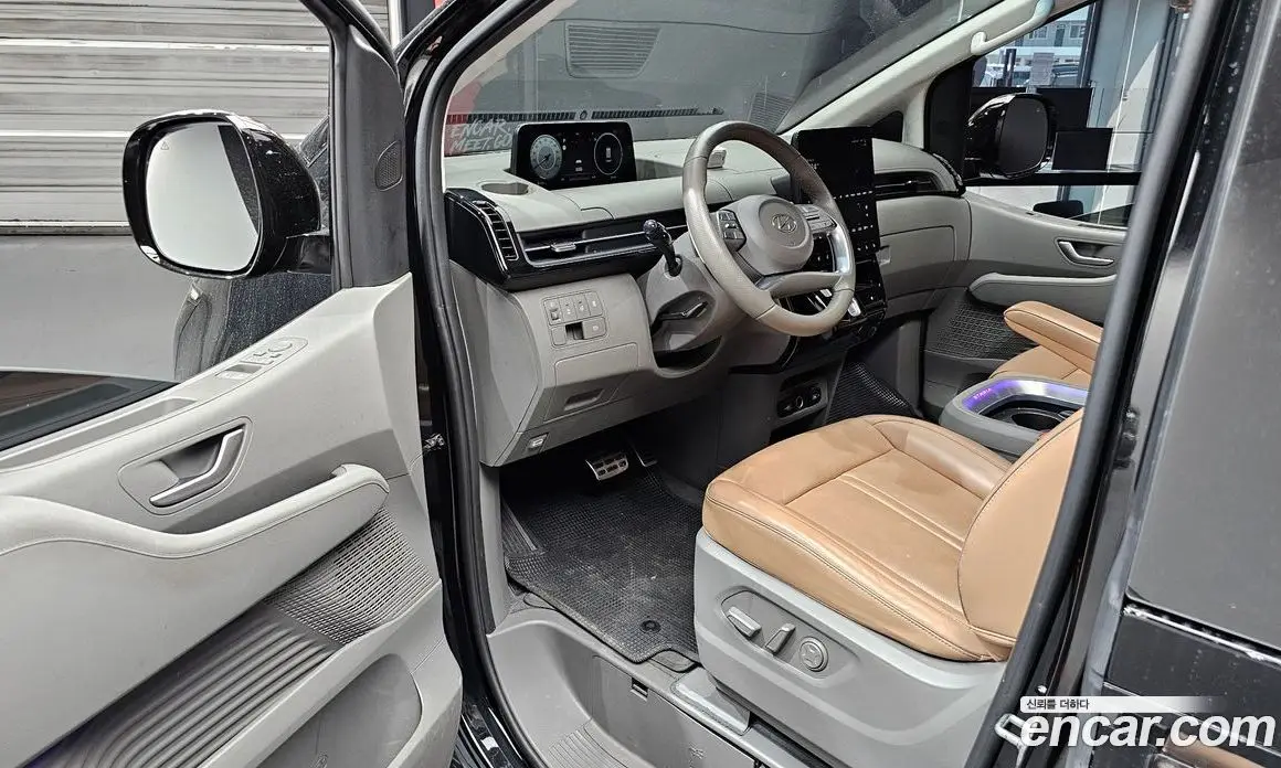 Hyundai Staria 2024 2.2 автомат (гидро), фото 10