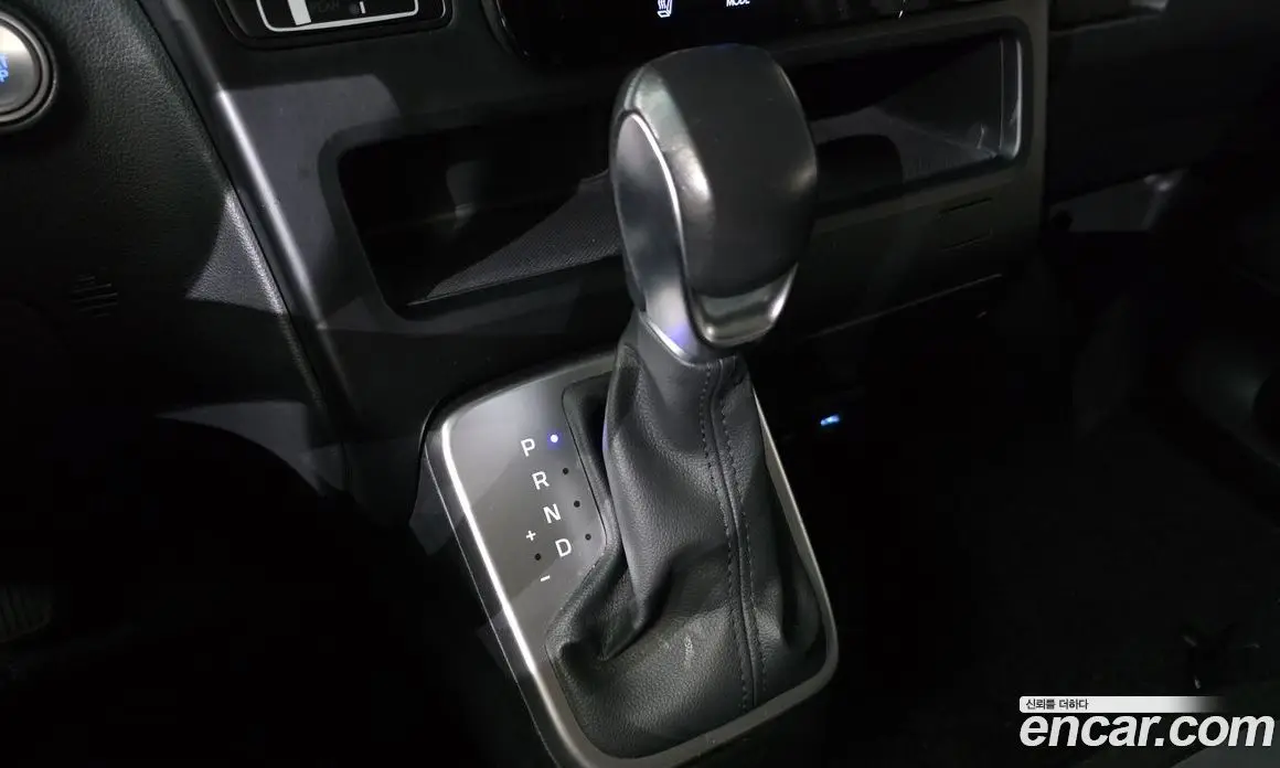 Hyundai Staria 2024 2.2 автомат (гидро), фото 12