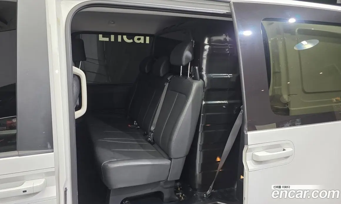 Hyundai Staria 2024 2.2 автомат (гидро), фото 16
