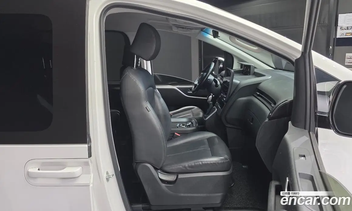 Hyundai Staria 2024 2.2 автомат (гидро), фото 17