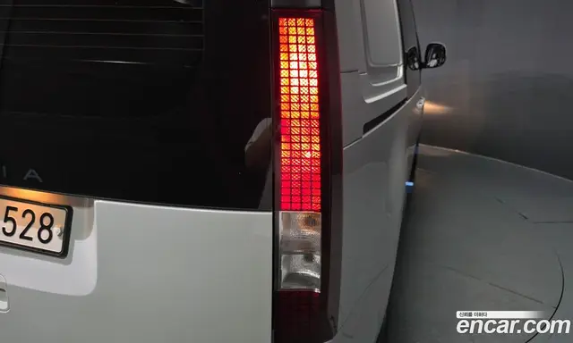 Hyundai Staria 2024 2.2 автомат (гидро), миниатюра 9