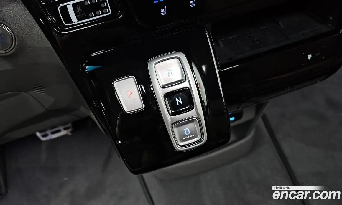 Hyundai Staria 2025 2.2 автомат (гидро), фото 12