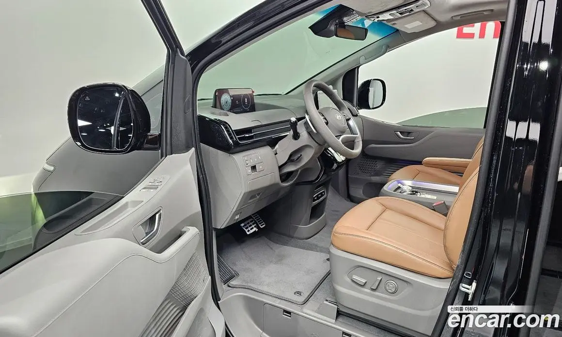 Hyundai Staria 2025 2.2 автомат (гидро), фото 13