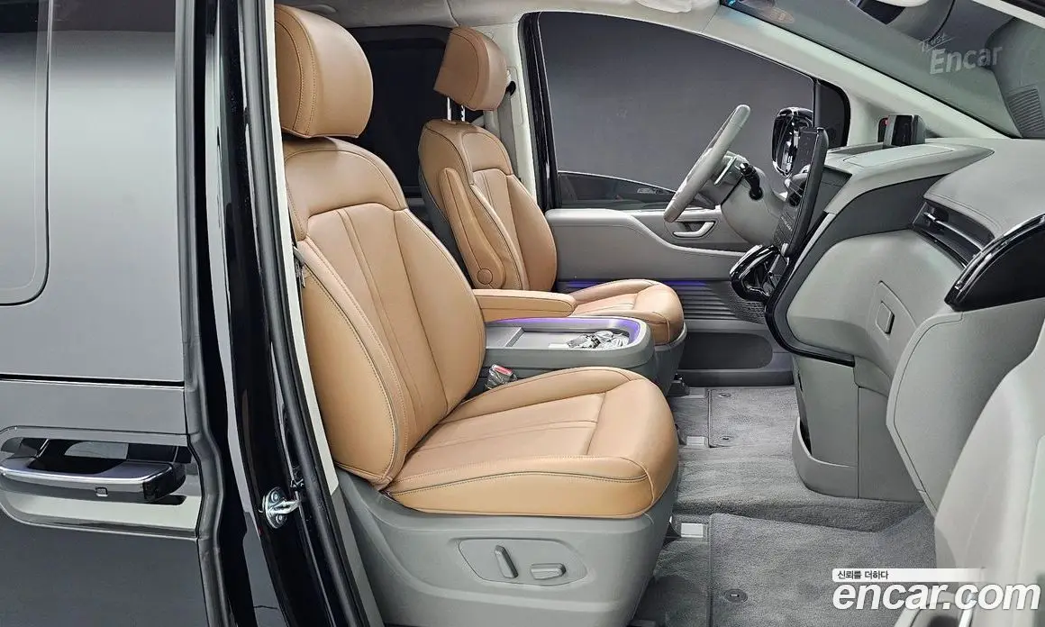 Hyundai Staria 2025 2.2 автомат (гидро), фото 16