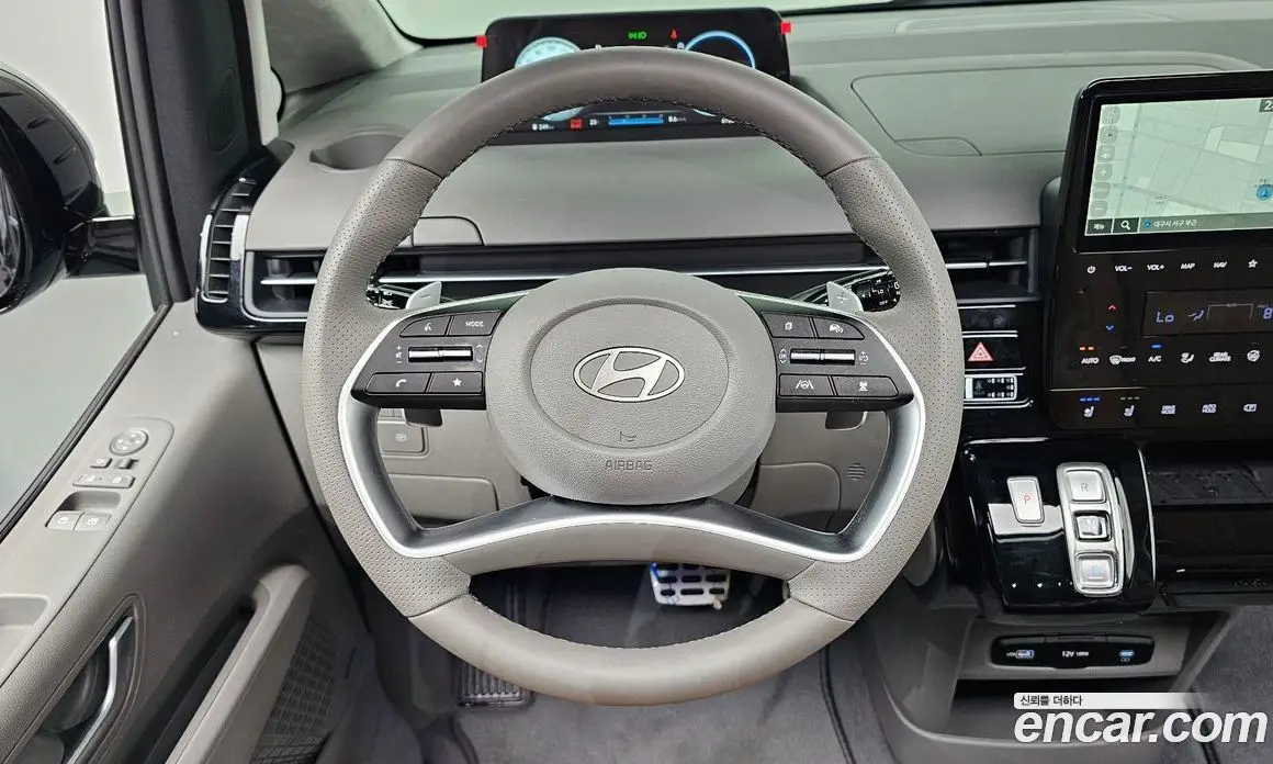 Hyundai Staria 2025 2.2 автомат (гидро), фото 19