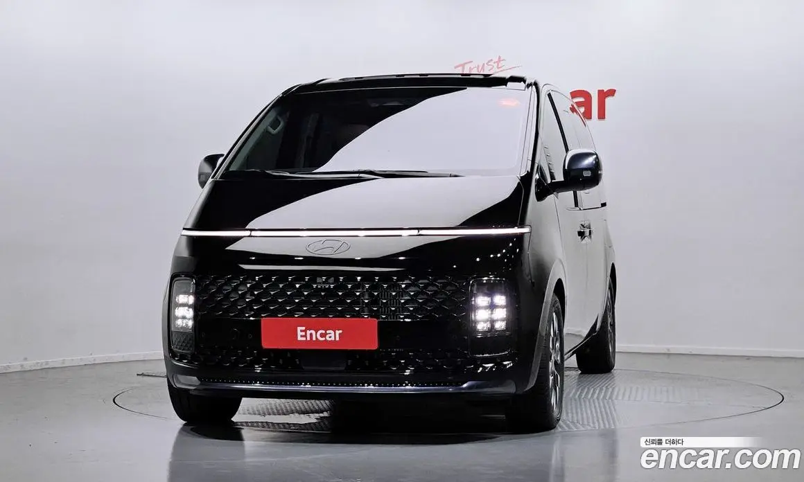 Hyundai Staria 2025 2.2 автомат (гидро), фото 3
