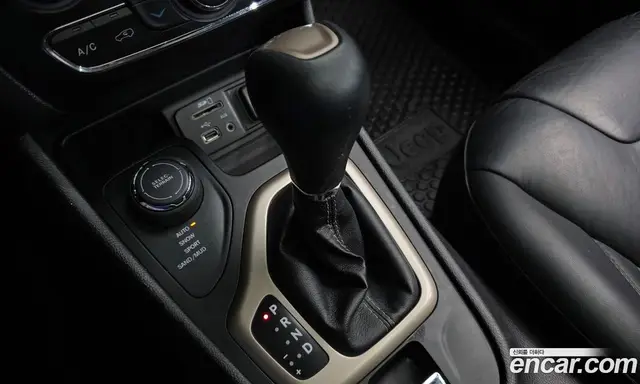 Jeep Cherokee 2016 2.4 автомат (гидро), миниатюра 9