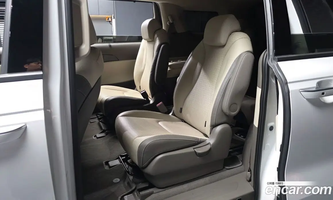 Kia Carnival 2024 3.5 автомат (гидро), фото 16