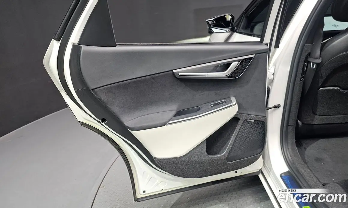 Kia EV6 2023 0.1 автомат (гидро), фото 15