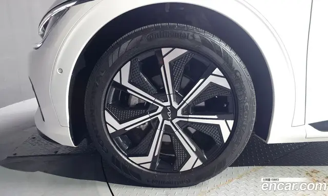 Kia EV6 2023 0.1 автомат (гидро), миниатюра 5