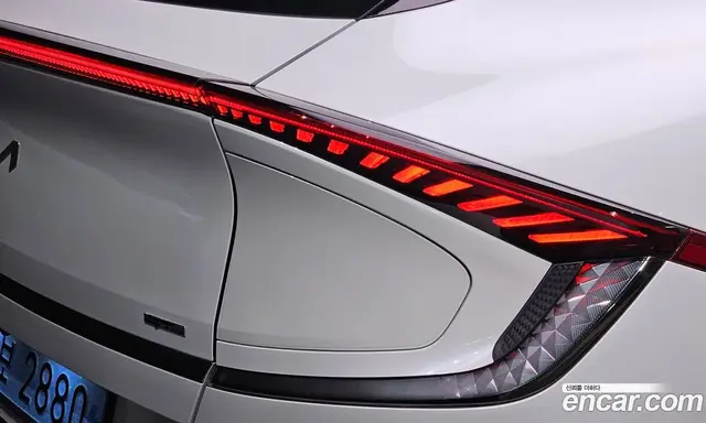 Kia EV6 2023 0.1 автомат (гидро), миниатюра 9