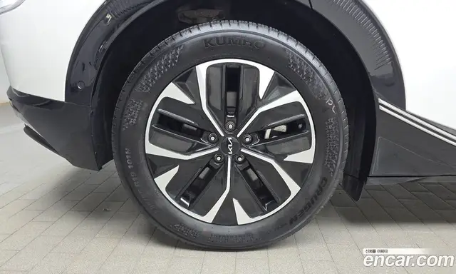 Kia EV6 2024 0.1 автомат (гидро), миниатюра 5