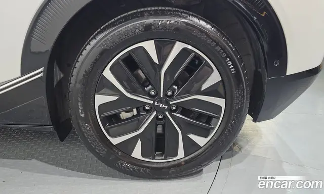 Kia EV6 2024 0.1 автомат (гидро), миниатюра 7