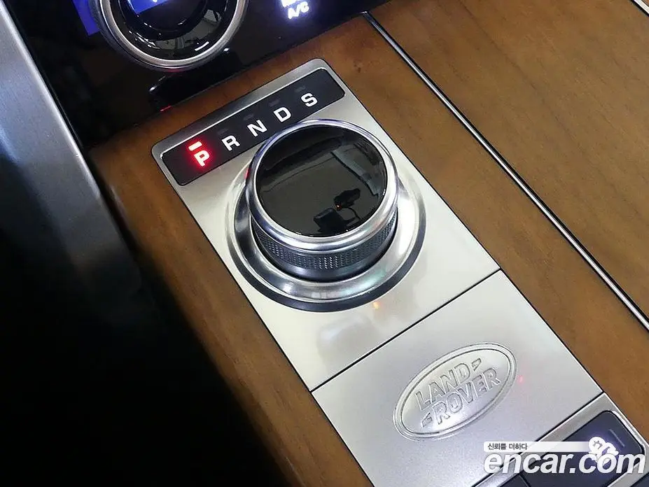 Land Rover Range Rover 2019 4.4 автомат (гидро), фото 13