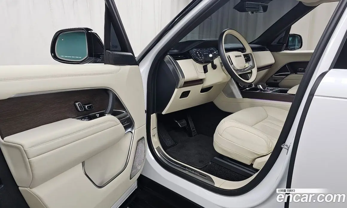 Land Rover Range Rover 2023 4.4 автомат (гидро), фото 12