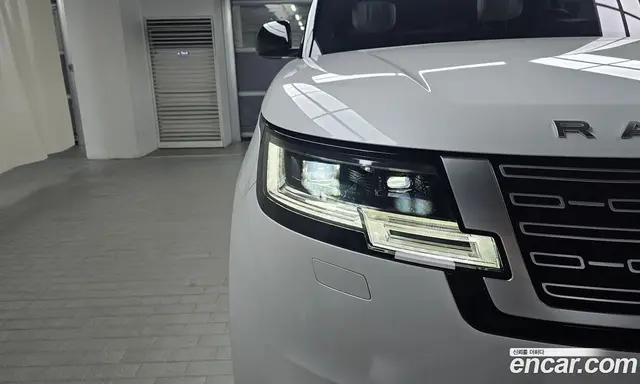 Land Rover Range Rover 2023 4.4 автомат (гидро), миниатюра 7