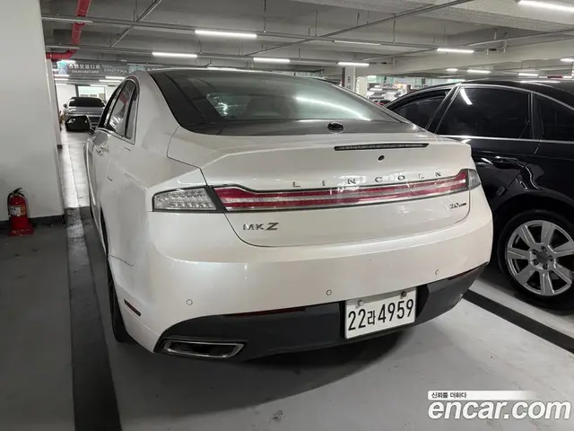 Lincoln MKZ 2015 2.0 автомат (гидро), миниатюра 2